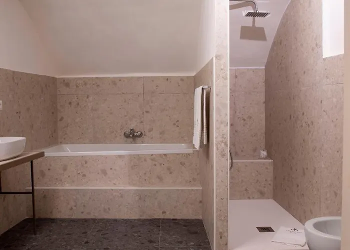 Apartment La Grotta Di Ottavia Rom